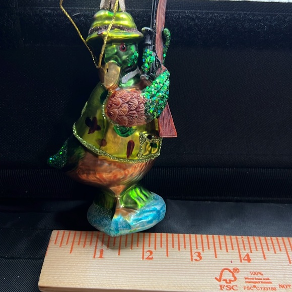Painted and embellished Glass Duck hunter Hunting Christmas tree ornament Rare - Picture 6 of 6